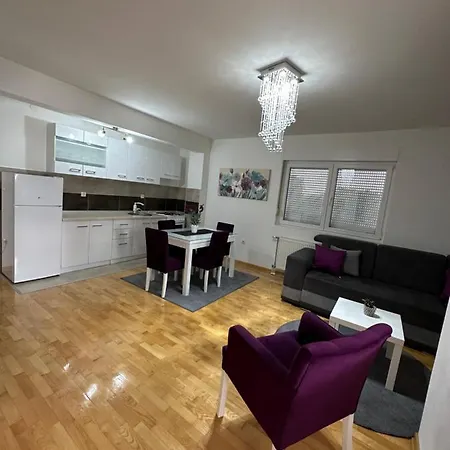 Nis Apartment Appartamento Ni